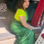 Kanika Maheshwari Instagram - In the embrace of a beautiful green saree, I soak in the sun's admiration—a radiant dance between fabric and sunlight. ☀️🌿💚 #nature #love #naturelove #sun #sunlight #green #greensaree #saree #sareelove #smile #beautiful #happy #happiness #blessed #blessings #sunray #sunkissed #kanikamaheshwari
