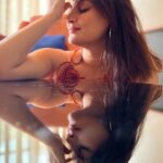 Kanika Maheshwari Instagram - slowly falling in love with this perspective of myself💗 #lovemyself #mirror #myself #love #happy #happiness #blessed #blessings #perspective #kind #smile #beautiful #beauty #life #livinglife #healingtime #selfcare #selflove #relax #kanikamaheshwari