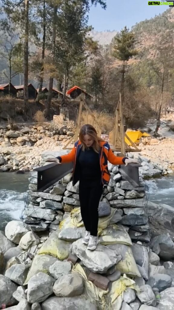 Kanika Maheshwari Instagram - In the arms of winter mountains, find the quietude that awakens the spirit. ❄️🕊️ #mountains #winter #trip #vacation #beauty #mothernature #motherearth #nature #comfort #beautiful #cozy #coldweather #cold #view #life #amazinglife #lifestyle #love #blessed #kasol #kasoldiaries #kasoltrip #hills #love #happy #happiness #kanikamaheshwari Kasol