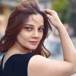 Kanika Maheshwari Instagram - Clicking vibes, creating memories in clicks. 📸✨ #memories #photos #instaphoto #pics #camera #click #vibes #smile #happy #blessed #photooftheday #photoeveryday #photo #photogram #love #happiness #kanikamaheshwari