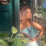 Kanika Maheshwari Instagram - Stay golden, daydreaming in the sun☀️🌿 #golden #sun #sunrays #fashion #style #daydreaming #photooftheday #photo #happy #love #beautiful #beauty #fashionstyle #fashioninsta #loveyourself #loving #kanikamaheshwari