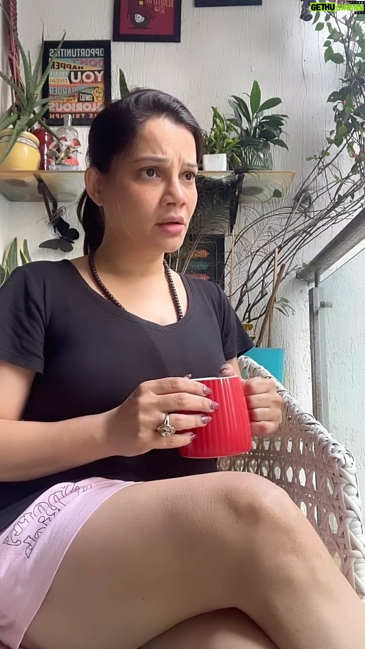 Kanika Maheshwari Instagram - Kuch galtiyan zaroor huyi hogi😌 #funnyvideos #comedy #fun #reels #videos #comedyvideos #funny #reelskarofeelkaro #reelsinstagram #funnyreels #comedyreels #fun #smile #laugh #laughter #reels #reelitfeelit #comedyvideo #funnyvideo #funnyaudios #girls #havingfun😄 #kanikamaheshwari