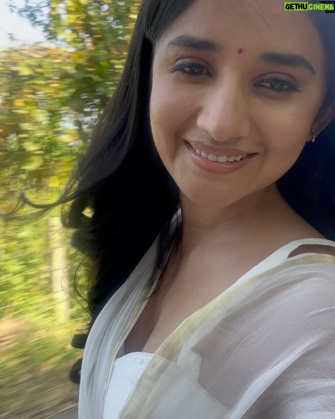 Kanika Mann Instagram - Hope you liked our first episode .. 🌙 #chandjalnelaga @colorstv @officialjiocinema @swastikproductions
