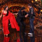 Kanika Mann Instagram - Swipe left to see why Tara and Dev look so excited ♥️ Don’t forget to tune in to #bigboss weekend ka war this Sunday 💫 #chandjalnelaga #colors #jiocinema