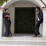 Kanika Mann Instagram - खिड़की से रोज़ दिखता है मुझे चाँद तुम्हारी छत पर 🌙 #devra #kavi #chandjalnelaga
