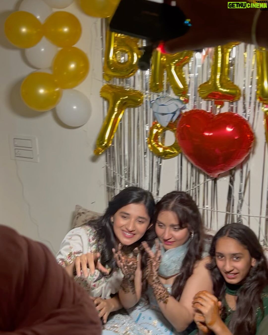 Kanika Mann Instagram - Friendship ni hai ye behnship hai ♥️ Happy birthday @sanaadhattofficial ♥️ I love you Bht Bht sara ♥️