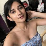 Kanika Mann Instagram - Phone a friend 📞