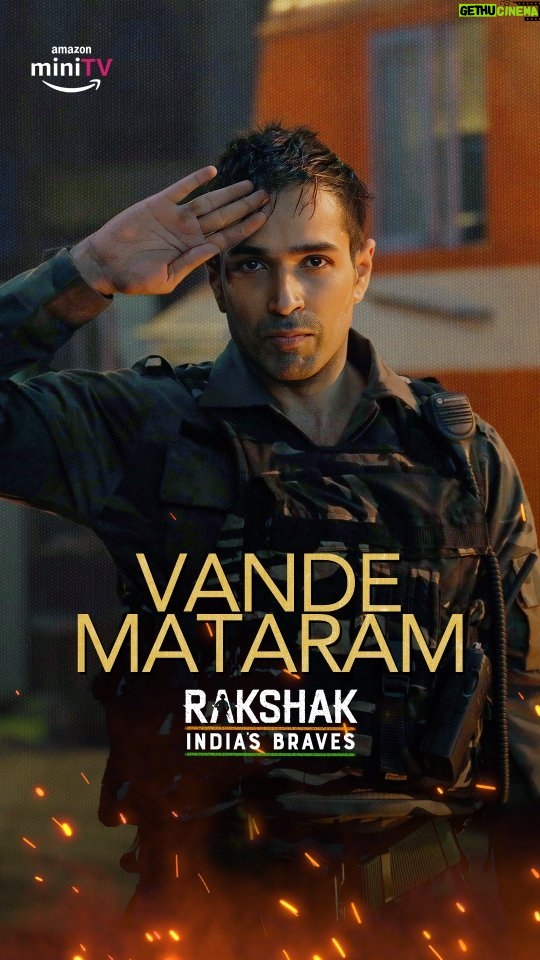 Kanika Mann Instagram - yeh sirf dhun nahin, emotion hai. Desh ke prati devotion hai. Vande Mataram ❤️🇮🇳 @varun.mitra @officialkanikamann @mrinal.navell @mrinalmrinal2 @chakdemohit @akshayindahouse @samkhan @aditya_pittie @juggernaut_in10 #RakshakOnAmazonminiTV #StreamingNow