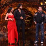 Kanika Mann Instagram - Swipe left to see why Tara and Dev look so excited ♥️ Don’t forget to tune in to #bigboss weekend ka war this Sunday 💫 #chandjalnelaga #colors #jiocinema