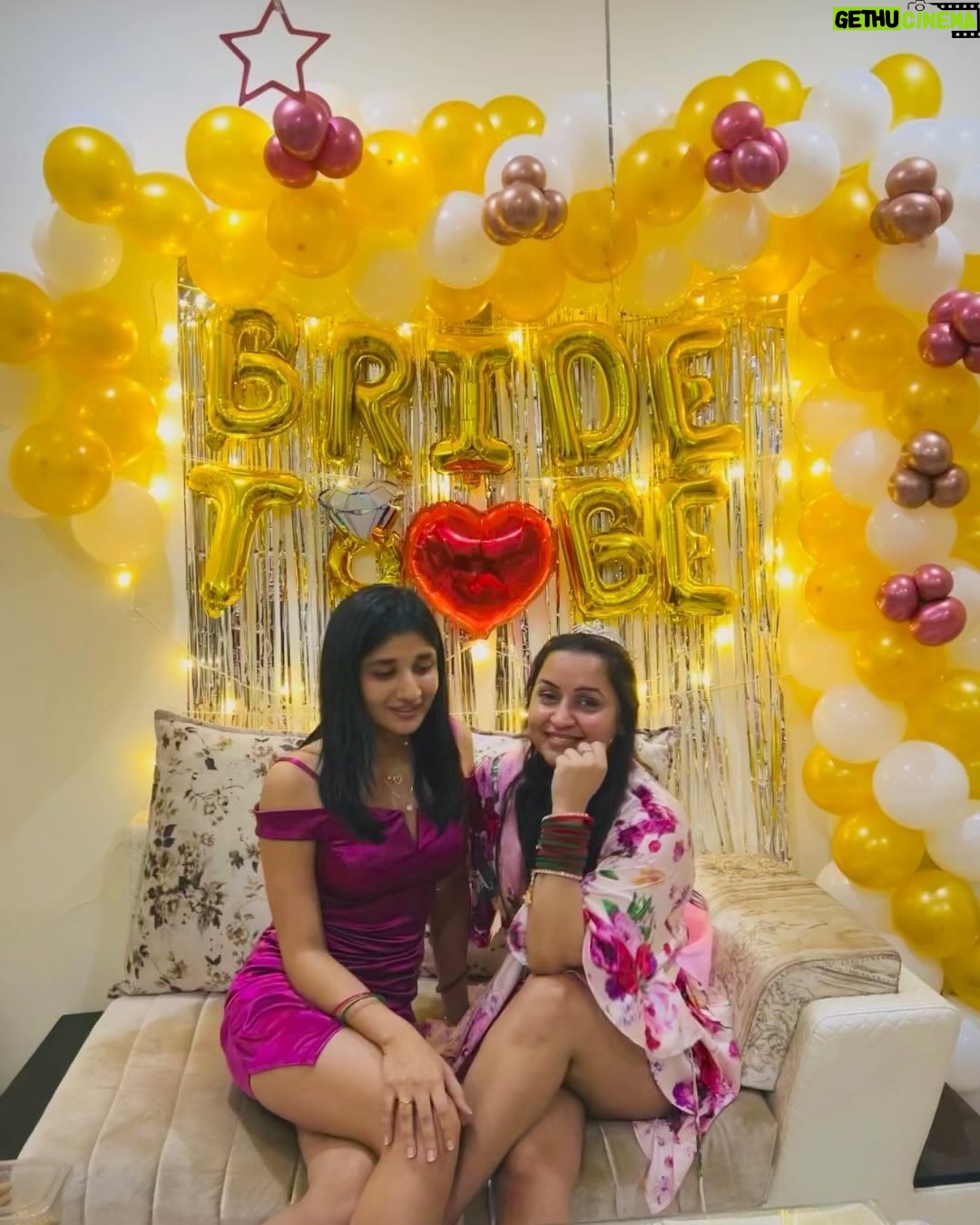 Kanika Mann Instagram - Friendship ni hai ye behnship hai ♥️ Happy birthday @sanaadhattofficial ♥️ I love you Bht Bht sara ♥️