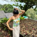 Kanika Mann Instagram - Some fake hairdo poses 🤷🏻‍♀️ you shouldn’t learn from me for sure 🫡