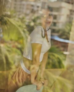 Kanika Mann Instagram - Sunday….ing 🖤 . . 📸 @sameersinghphotography