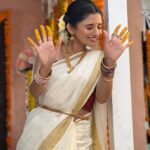 Kanika Mann Instagram - A thowback to wish you all #happyonam 🌸🌼