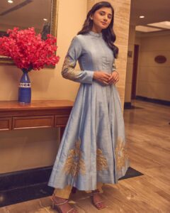 Kanika Mann Instagram - कहनी जो थी , कहदे वो बात । 💫 . Styling @littlepuffsofhappiness @thecraftedcandy Outfit by @datetheramp Designer : Jyoti Sachdev
