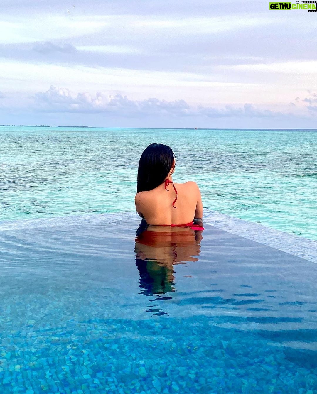Kanika Mann Instagram - Was a travel’ful day 🧜♀️ . . . . @pullman_maldives #PullmanMaldives #PullmanHotels #AccorHotels #AccorLiveLimitless @visitmaldives #visitmaldives #maldives @thinkstrawberries #thinkstrawberries Wearing @a.la.modebyakanksha