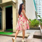 Kanika Mann Instagram - Flowers make me happy 💐 So you can send 🫢 Styling @littlepuffsofhappiness Outfit @idaho_o Assisted by @the.am.official