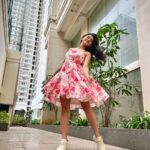 Kanika Mann Instagram - Flowers make me happy 💐 So you can send 🫢 Styling @littlepuffsofhappiness Outfit @idaho_o Assisted by @the.am.official