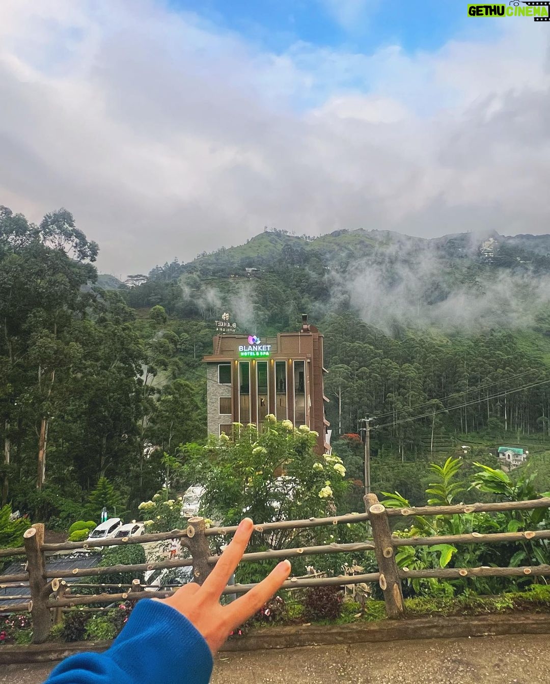 Kanika Mann Instagram - I clicked a few for you π Coz the pictures were doing injustice to the beauty of reality there π It was really dreamy π« Donβt miss the rainbow in the 3rd slide π . . . This place is surreal βοΈ Thanks for the wonderful hospitality @blanketmunnar π§‘ Munnar Kerala