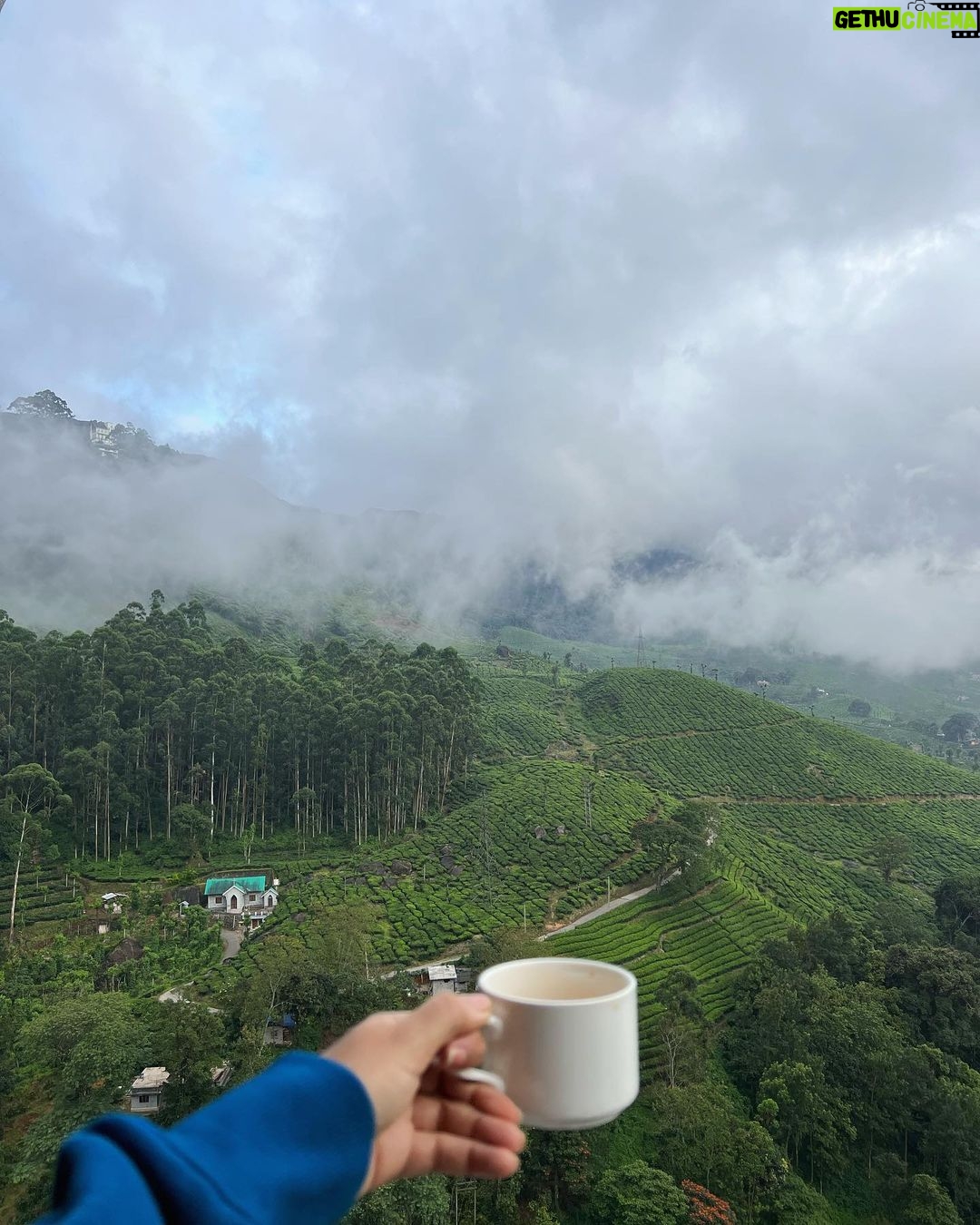 Kanika Mann Instagram - I clicked a few for you π Coz the pictures were doing injustice to the beauty of reality there π It was really dreamy π« Donβt miss the rainbow in the 3rd slide π . . . This place is surreal βοΈ Thanks for the wonderful hospitality @blanketmunnar π§‘ Munnar Kerala