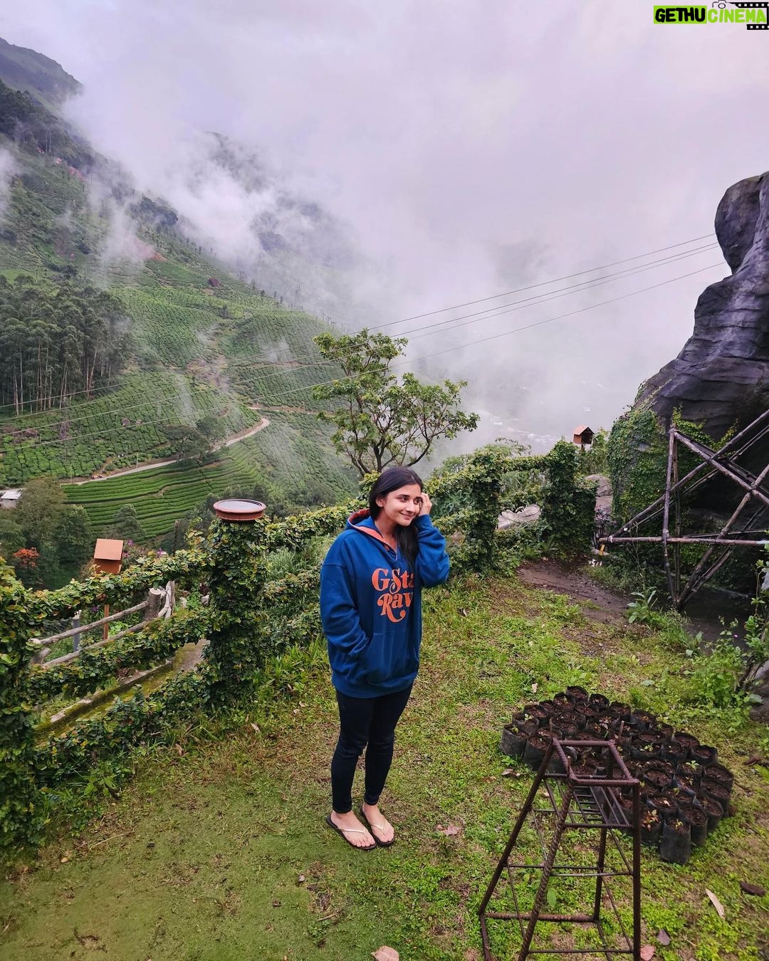 Kanika Mann Instagram - I clicked a few for you π Coz the pictures were doing injustice to the beauty of reality there π It was really dreamy π« Donβt miss the rainbow in the 3rd slide π . . . This place is surreal βοΈ Thanks for the wonderful hospitality @blanketmunnar π§‘ Munnar Kerala