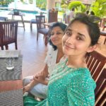 Kanika Mann Instagram - Happy friendship’s day to all the friends and ex friends and would be friends ♥️ 1- My father is the strongest 💪🏿 2- here for the smiles 🤗 3- maa - beti 4 - hi phriend ♥️ 5- the fun partners 💃♥️ 6- chal ishq ladayein sanam 7-please click 1 picture 📸 8-the sunset time ☀️ 9- khao peeeyo khush raho 🥘 10-yaaay kya baaaat hai bhai 💪🏿 Kerala