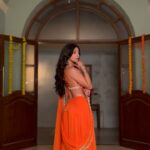 Kanika Mann Instagram - Le ke Prabhu ka naam ✨💃🏻 (In between shoot I host a little show of mine dancing 😛) . .#Tara #chandjalnelaga #LekePrabhuKaNaam #Tiger3 #SalmanKhan #KatrinaKaif #Trending #NewMusic 🎥 @kadu_pragnesh