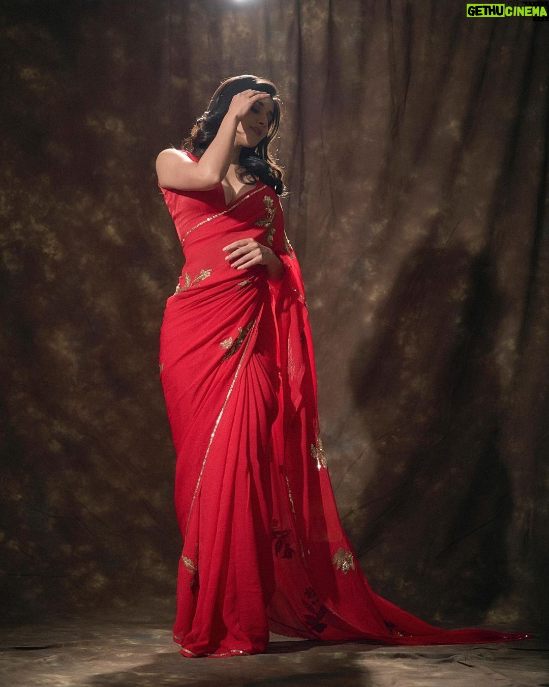 Kanika Mann Instagram - Pleeeeeeeeeeeeeez Help me choose the best …♥️ Styled by : @kmundhe4442 Outfit by : @@thelabelkirtisinghofficial Mua : @komalkumavat_makeovers Hairstylis : @rutujahairstylist Jewellry by : @the_jewel_gallery Photographer: @gohil_jeet