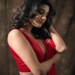 Kanika Mann Instagram - Pleeeeeeeeeeeeeez Help me choose the best …♥️ Styled by : @kmundhe4442 Outfit by : @@thelabelkirtisinghofficial Mua : @komalkumavat_makeovers Hairstylis : @rutujahairstylist Jewellry by : @the_jewel_gallery Photographer: @gohil_jeet