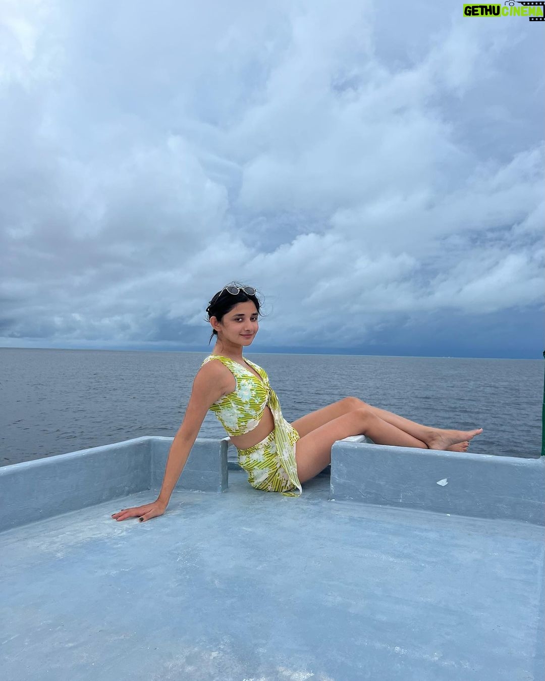 Kanika Mann Instagram - No filters ! . . . @cinnamonvelifushi #CinnamonHotels #CinnamonVelifushiMaldives #Maldives #InspiringMoments @visitmaldives #visitmaldives #maldives @thinkstrawberries #thinkstrawberries Outfit : @erotissch_ Styling : @littlepuffsofhappiness