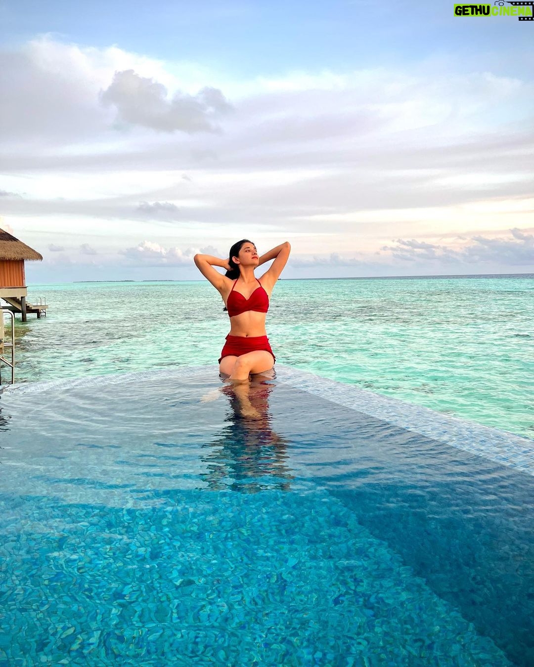 Kanika Mann Instagram - Was a travel’ful day 🧜♀️ . . . . @pullman_maldives #PullmanMaldives #PullmanHotels #AccorHotels #AccorLiveLimitless @visitmaldives #visitmaldives #maldives @thinkstrawberries #thinkstrawberries Wearing @a.la.modebyakanksha