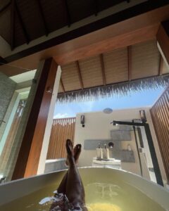 Kanika Mann Instagram - The day looked like this ♥️ . . . @pullman_maldives #PullmanMaldives #PullmanHotels #AccorHotels #AccorLiveLimitless @visitmaldives #visitmaldives #maldives @thinkstrawberries #thinkstrawberries