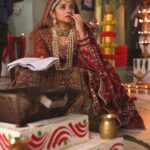 Kanika Mann Instagram - और इसके साथ हमारे किरदार और हम अगले सफ़र की ओर बढ़ते हुए 💫 #chandjalnelaga #devra ❣️ . Styled by: @styleitupbyaashna Outfit: @rajkumari_by_richahaware