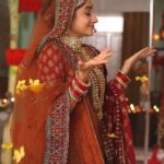 Kanika Mann Instagram - और इसके साथ हमारे किरदार और हम अगले सफ़र की ओर बढ़ते हुए 💫 #chandjalnelaga #devra ❣️ . Styled by: @styleitupbyaashna Outfit: @rajkumari_by_richahaware