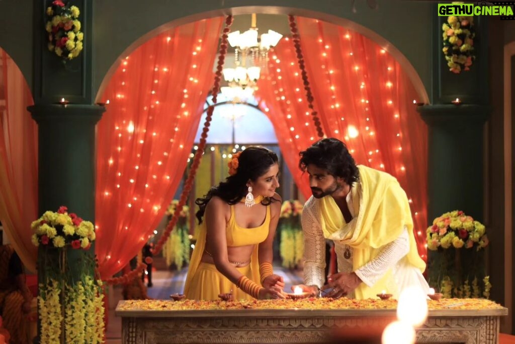 Kanika Mann Instagram - Diwali ki shubhkamnaye 🪔 #kavi #chandjalnelaga