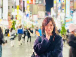 Kaoru Okunuki Instagram - .

仕事も子どもの習いごともぜんぶ終えて、解放感いっぱいの夜。
息子と歌舞伎町のTOHOシネマズでヴェンダース。
帰りは、紀伊國屋の地下でスタンディングのお寿司を食べながら映画の感想あれこれ語り合って、私たちのPERFECT DAYS.

2023年もありがとうございました。
みなさまどうぞあたたかい夜を。
そしてよいお年をお迎えください。

#wimwenders 
#perfectdays