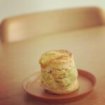 Kaoru Okunuki Instagram - . organic.bakes @organic.bakes から、秋のおくりもの スコーンにはさまれた ふかふかぎゅうぎゅうのさつまいも この世の食べ物でさつまいもが1番好きな息子が 「こんなに幸せなことってある！？」と、大喜び thanks to rikasan♡