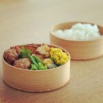 Kaoru Okunuki Instagram - . 昨夜は知人のお宅にお呼ばれして、美味しいディナーをごちそうになり、お弁当用にとおかずもいただいてしまった。 かぼちゃサラダはそのうちの一品。 それだけで、支度がうんと楽になります。 お散歩がてら駅まで送り、朝日小学生新聞に連載中の「武者ムシャ戦国野菜」の話をしながら、トマト姫はわがままだ、とか、二人でけらけら笑って。平凡だけど、幸せな金曜日の朝でした。 thanks to maki & iriesan