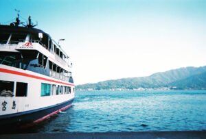 Kaoru Okunuki Instagram - .

修学旅行に出かけた広島で
息子が撮ってきた写真
あの子はこんなふうに世界を見つめているんだなぁ

フィルムの写真ってやっぱり素敵

#写ルンです
