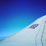 Kaoru Okunuki Instagram - . 飛行機に乗る時 気づくといつも 翼のあたりの席を指定している 離陸や着陸時に 翼がパタパタしているのを見るのが好き あの部分をエルロンというらしい