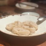 Kaoru Okunuki Instagram - . 無事に仕事も納めて、女友だち4人で一年をねぎらい合った夜。 今年は同じメンバーでなんと二度も会えて、奇跡の2023年だった。こんなことが叶うのも、子どもたちが少しずつ大きくなったからだねぇと話しながら、みんなでしみじみ。