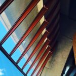 Kaoru Okunuki Instagram - . Opera house @sydneyoperahouse その昔アボリジニが暮らしていたという海辺に建つ オペラハウス。 帆にも貝殻にも思えるデザインはどの角度から見ても美しく、 100万枚のタイルの白は光を反射し、黄色はやわらかく輝き、 そのグラデーションはまるで漣のよう。 夜はコンサートホールでシドニー交響楽団を。 天井にもピンクの貝殻。 演目はANNE-SOPHIE MUTTER ＆THE MUSIC OF JOHN WILLIAMS ブラボー！！ ばらばらに取れた最後の二席だったので ひとりで座っている息子のうしろ姿をときどき確かめながら。