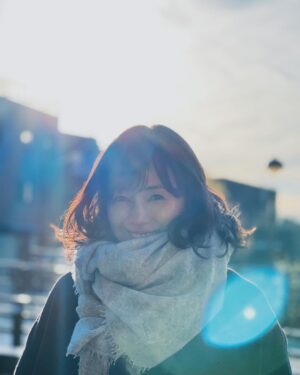 Kaoru Okunuki Instagram - .

今年の冬休みは、久しぶりに東京の実家で過ごしました。
弟家族も集まってにぎやかに、それは、懐かしい時間でした。
大きな季節のめぐりの中で生きる私たちの、また新しい春がはじまります。私は私の居る場所で、できることを。