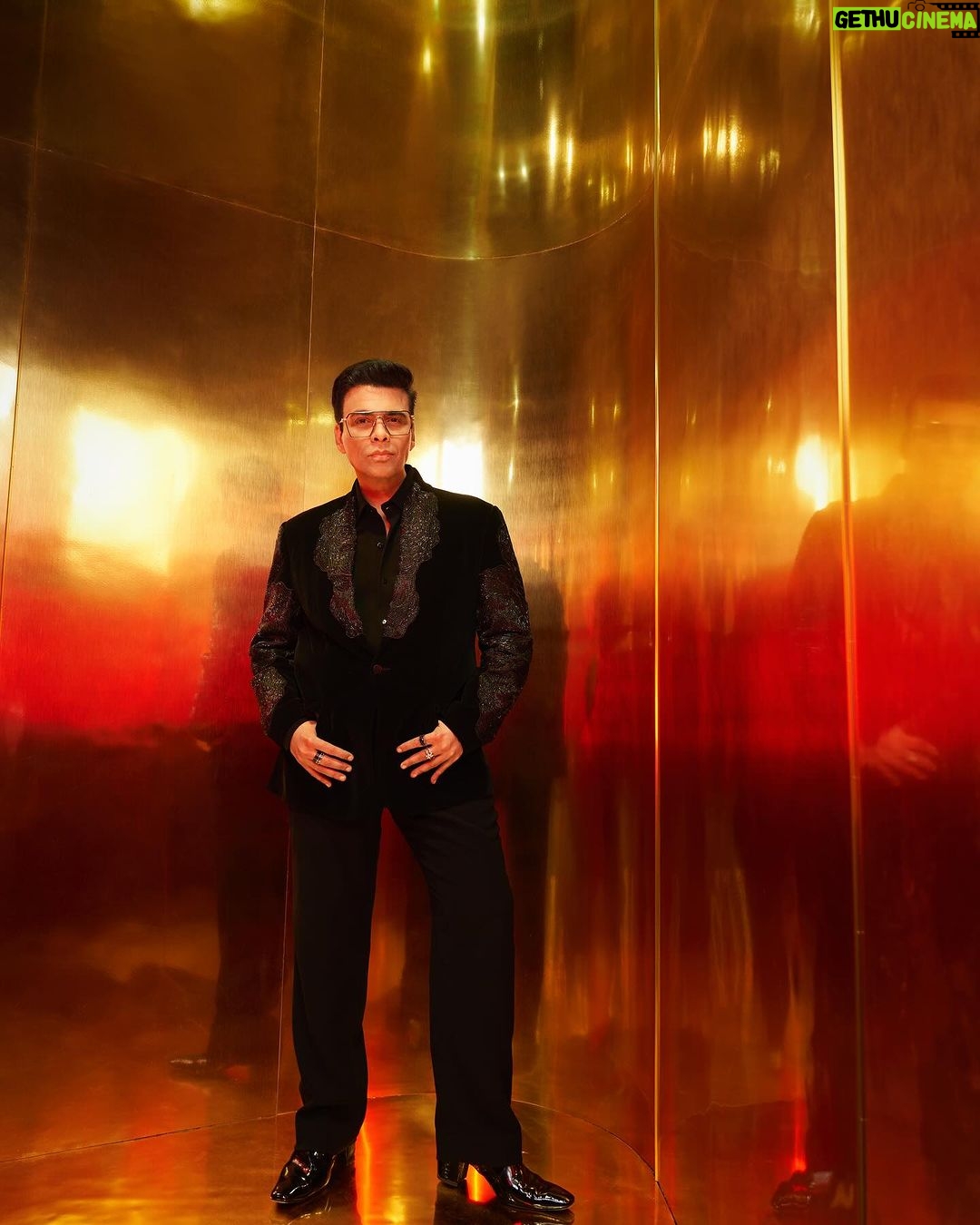Karan Johar Instagram - Black will always be the new Black…. Styled by @ekalakhani in @amitaggarwalofficial 📷 @thehouseofpixels #koffeewithkaran