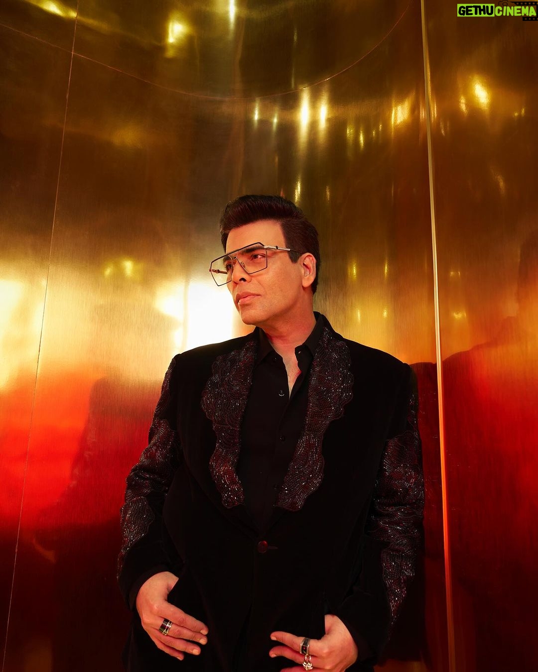 Karan Johar Instagram - Black will always be the new Black…. Styled by @ekalakhani in @amitaggarwalofficial 📷 @thehouseofpixels #koffeewithkaran