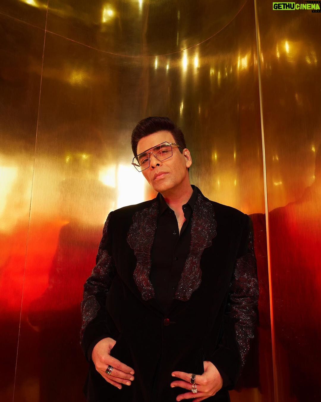 Karan Johar Instagram - Black will always be the new Black…. Styled by @ekalakhani in @amitaggarwalofficial 📷 @thehouseofpixels #koffeewithkaran