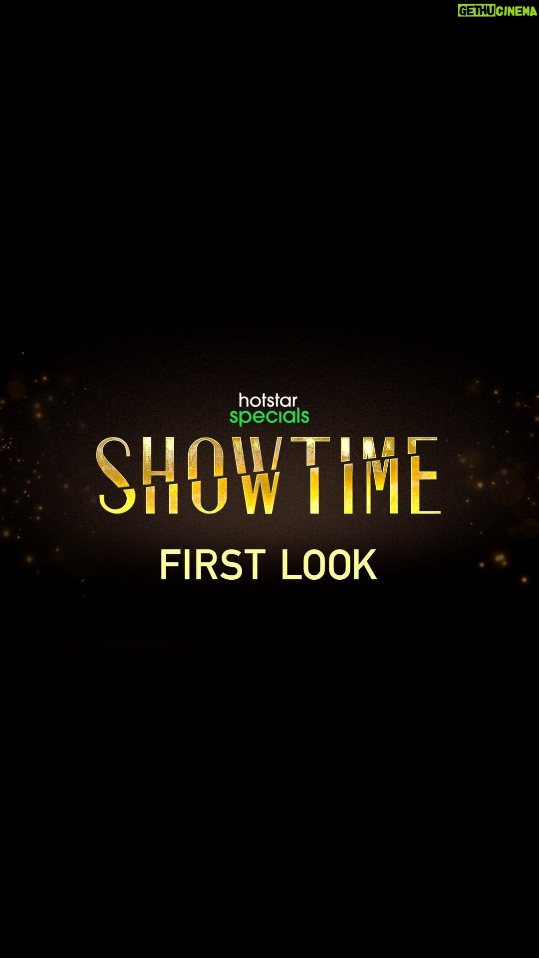 Karan Johar Instagram - Welcome to world which functions on - lights, camera & action!🎬 Entangled in struggle for power, Showtime is a web series that will draw boundaries…only to cross them. #HotstarSpecials #Showtime, coming 2024 only on Disney+ Hotstar! #ShowtimeOnHotstar @apoorva1972 @somenmishra @mihirbd @gogoroy @kumararchit @naseeruddin49 @therealemraan @mahima_makwana @imouniroy @simplyrajeev @shriya_saran1109 #VijayRaaz #LaraChandni @mitchinder @jehanhanda @karandontsharma @Bhaskarville @tallz.music @dharmaticent @disneyplushotstar