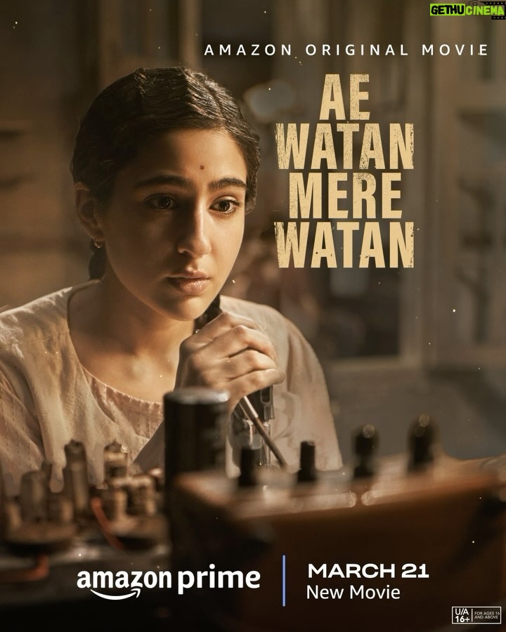 Karan Johar Instagram - Hindustan mein kahi se laaye hai aap ke liye ek zaroori samachar #WorldRadioDay pe. #AeWatanMereWatanOnPrime, Mar 21 only on @primevideoin! @apoorva1972 @somenmishra @saraalikhan95 #KannanIyer @darabfarooqui @dharmaticent
