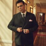 Karan Johar Instagram - For @ficci_india styled by @ekalakhani in @masculineofficial 📷 @sheldon.santos #suited