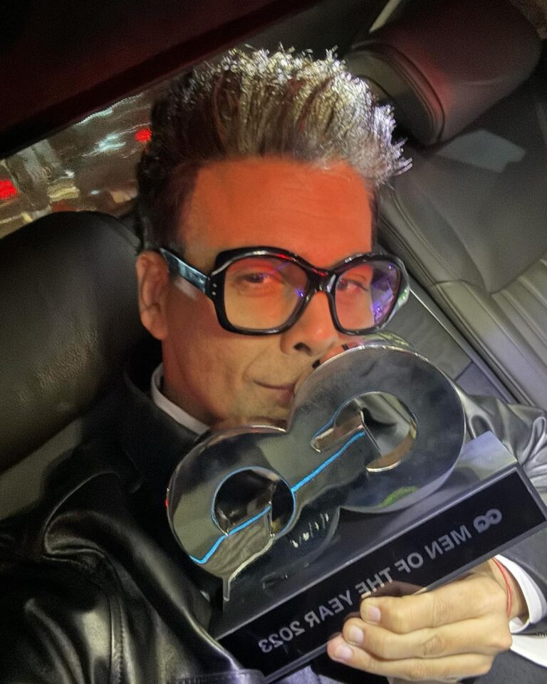 Karan Johar Instagram - My first Director of the year award at @gqindia ! Thank you so much for all the love we as a team have received for #rockyaurranikiipremkahaani … we are grateful and over the moon! Thank you to team GQ ! Styled by @ekalakhani in @maisonvalentino @gucci hair by the magic of @aalimhakim make up @paresh_kalgutkar seamlessly managed by @len5bm 📷 @rahuljhangiani