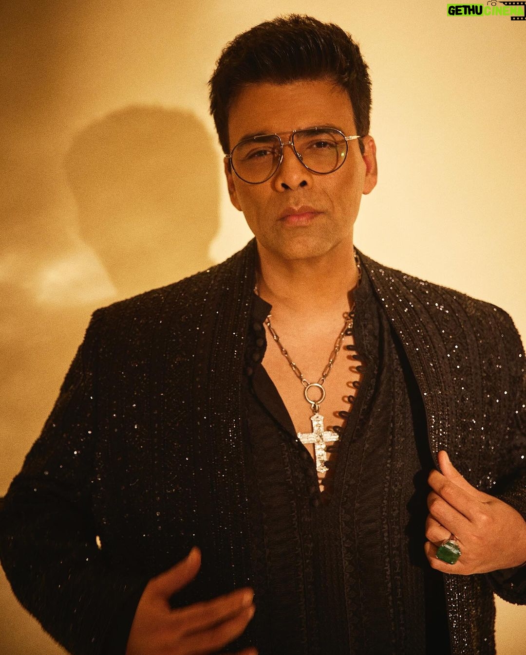 Karan Johar Instagram - Shine on! It’s the season to….. styled by @ekalakhani in @farazmanan 📷 @sheldon.santos